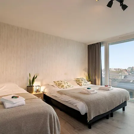 Spacious With Great Skyline And Waterfront View In شقة